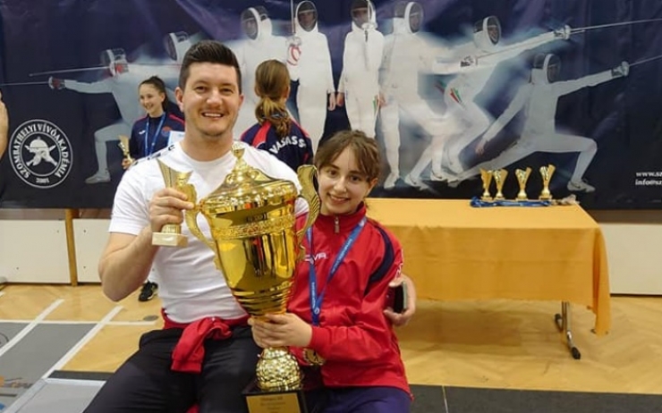 Scrimă | Rezultate excelente obținute de Denisa Crișan și Iulia Kurtinecz la Grand-Prix-ul din Ungaria 
