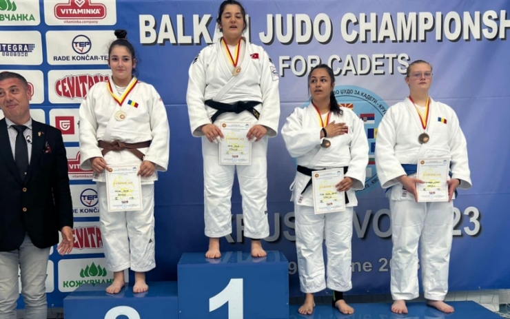 Judo | Adina Micaş, vicecampioană balcanică la individual și cu echipa României